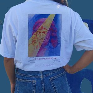 camiseta-camaron-luz-farola-espalda-modelo